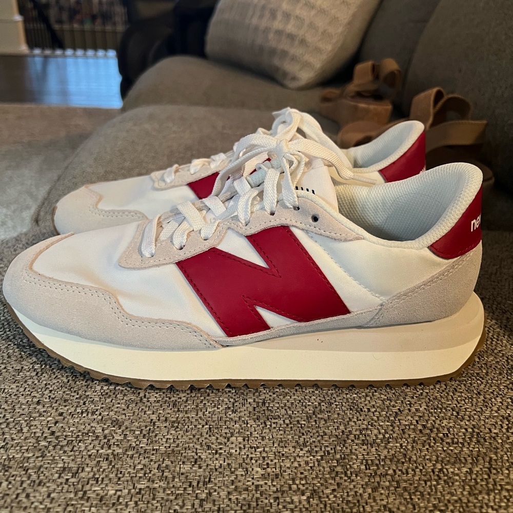 Men’s New Balance 237. Size 8. Only tried on, never worn. Womens size 9-9.5.